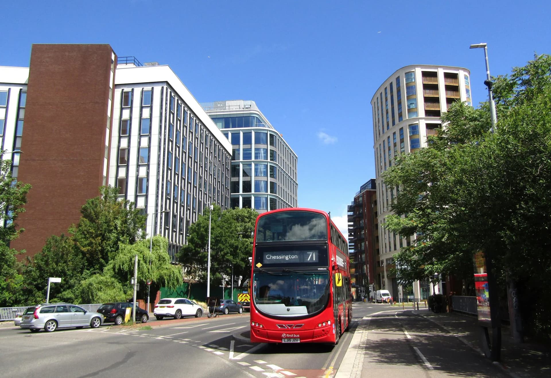 Kingston upon Thames, Penrhyn Road; Kingston Üniversitesi kampüsünün bulunduğu cadde